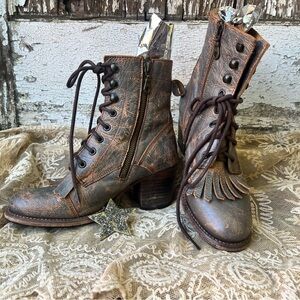 Boho Cowgirl Distressed Leather Lace-Up Stacked Heeled Kiltie Boots